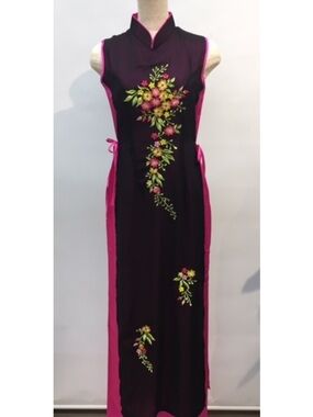 Elegant Black & Pink Floral Embroidered Sheath Dress